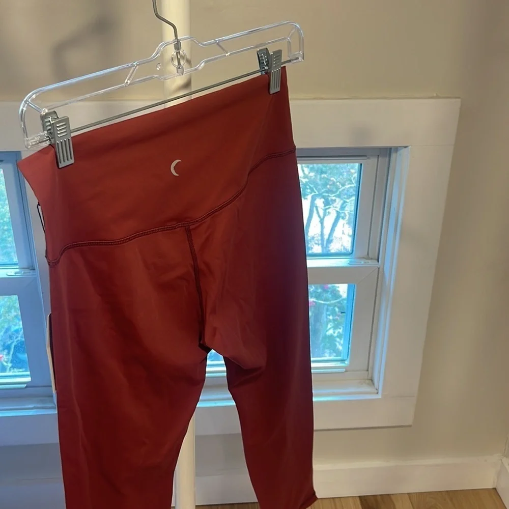 NWT-ZYIA Active Red Pear Moon Brilliant Hirise Legging, Size 12